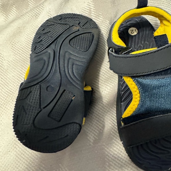 JRNDS Kids Water Shoes, Never Worn. Boys 12. Velcro‎ - Picture 8 of 9